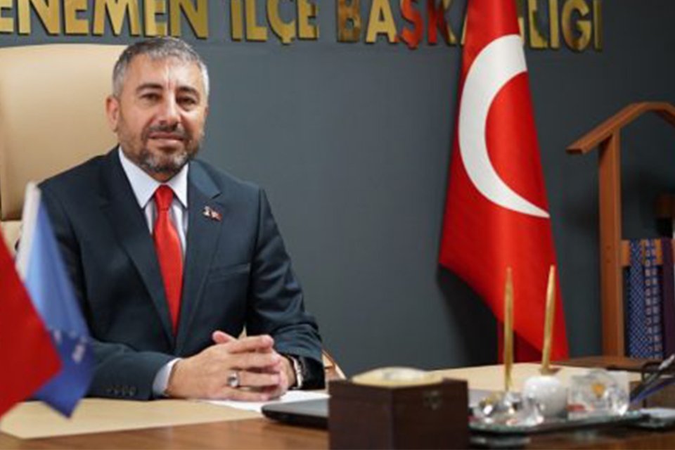 AK Parti Menemen İlçe Başkanı Ahmet Can Çelik, partisinin Menemen
