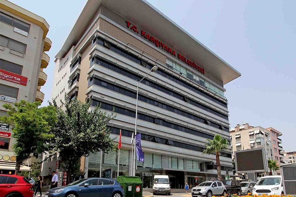 AK Parti Karşıyaka'nın&nbsp;taciz nedeniyle işten &ccedil;ıkarılan bir kişinin Karşıyaka Belediyesi'nde