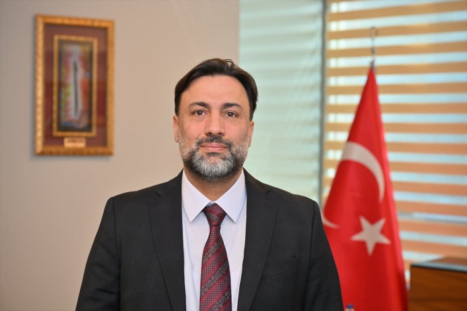 Cemal Bekle, 2 Nisan 1978 tarihinde İzmir'de doğmuştur. Babası Hasan,