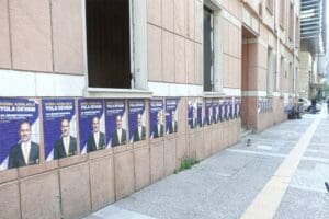 İzmir'in Basmane semtinde kamu binası olan vergi dairesine Bakan Mehmet