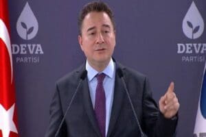 Rusya-Ukrayna krizine dikkat &ccedil;eken DEVA Partisi lideri Ali Babacan; h&uuml;k&uuml;mete