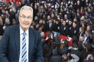 Eski CHP Genel Başkanı Deniz Baykal bug&uuml;n son yolculuğuna uğurlanıyor.