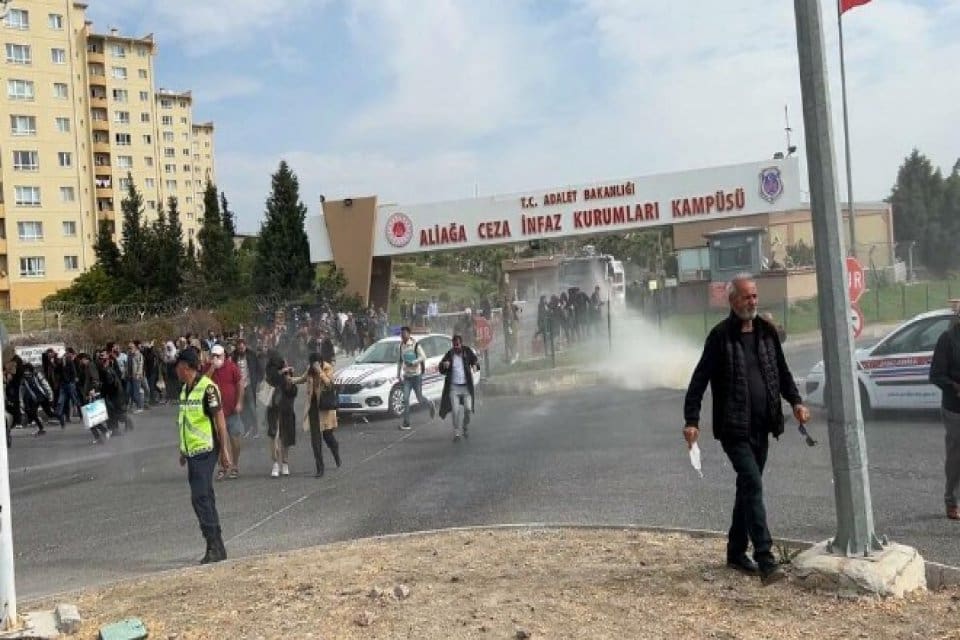 İzmir'de, HDP binasında Deniz Poyraz'ı tabancayla &ouml;ld&uuml;ren tutuklu Onur Gencer'in