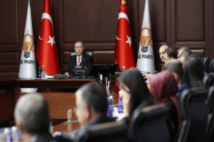 S&ouml;zc&uuml; yazarı&nbsp;Deniz Zeyrek, Cumhur İttifakı&rsquo;nın se&ccedil;im stratejisine ilişkin Ankara kulislerinden