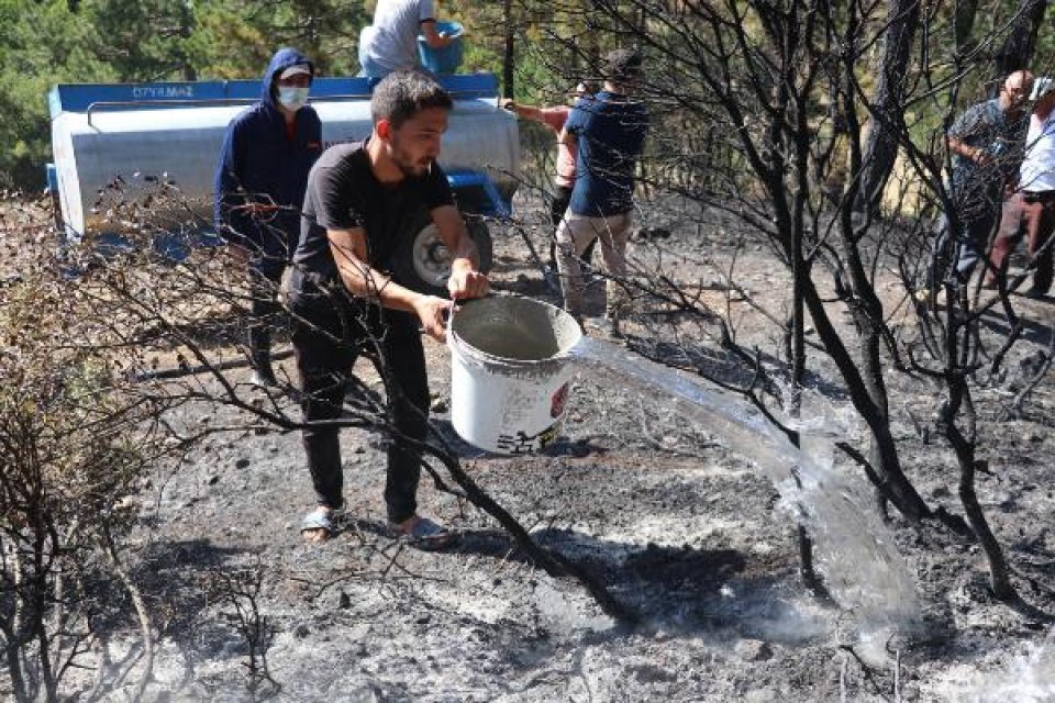 &nbsp;Denizli'nin Pamukkale il&ccedil;esinde &ccedil;ıkan orman yangını, ekiplerin ve vatandaşların &ccedil;abalarıyla