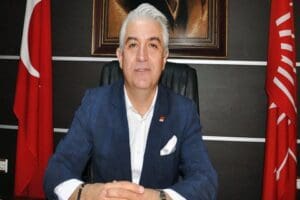 CHP Denizli Milletvekili Teoman Sancar, partisinden istifa ettiğini duyurdu. CHP