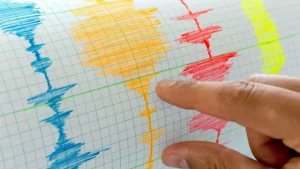 AFAD verilerine göre saat 15.46’da Adana’nın Saimbeyli ilçesinde 4.9 büyüklüğünde