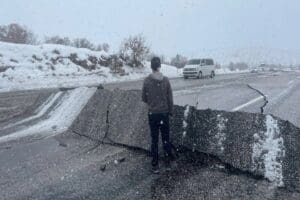 Karayolları Genel M&uuml;d&uuml;rl&uuml;ğ&uuml; deprem b&ouml;lgelerindeki kapalı ve a&ccedil;ık yol g&uuml;zergahlarına