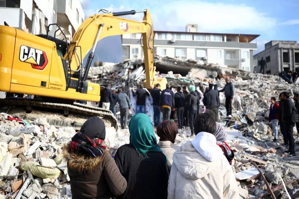 Milli Eğitim Bakanı Mahmut &Ouml;zer, deprem b&ouml;lgesindeki 10 ilde eğitim
