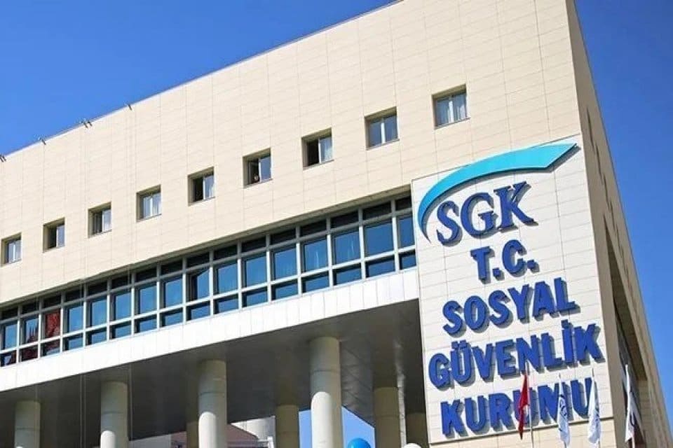 SGK, depremlerden etkilenen illerde işveren ve emeklilerin hak ve alacakları