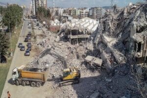 Deprem enkazında geri d&ouml;n&uuml;şt&uuml;r&uuml;lecek malzeme 2,5 milyon ton Kahramanmaraş&nbsp;merkezli deprem