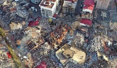 Deprem felaketinde henüz yaşını bile doldurmamış binalar dahi yerle bir oldu… ‘Bir şikayet hayat kurtarır’