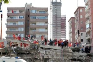 İzmir&rsquo;de ge&ccedil;en yıl 30 Ekim'de meydana gelen, 8 binada 115