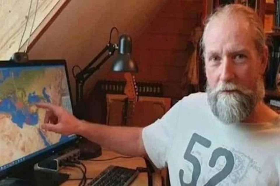 T&uuml;rkiye'yi yasa boğan depremlerden birka&ccedil; g&uuml;n &ouml;nce yaptığı paylaşımlarla "depremi