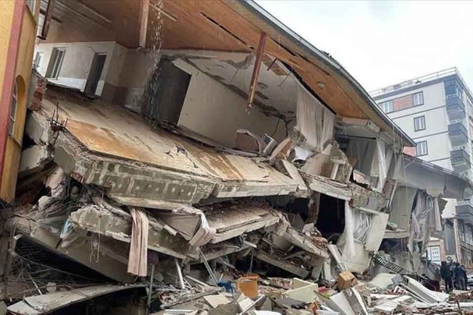 Deprem felaketi sonrasında pek &ccedil;ok kişi 'ya benimde başıma gelirse