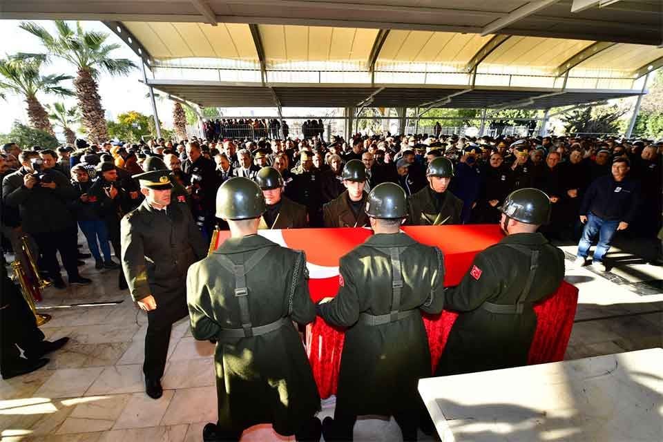 Vatani g&ouml;revini yaptığı Hatay'da depreme yakalanarak şehit olan İzmirli piyade
