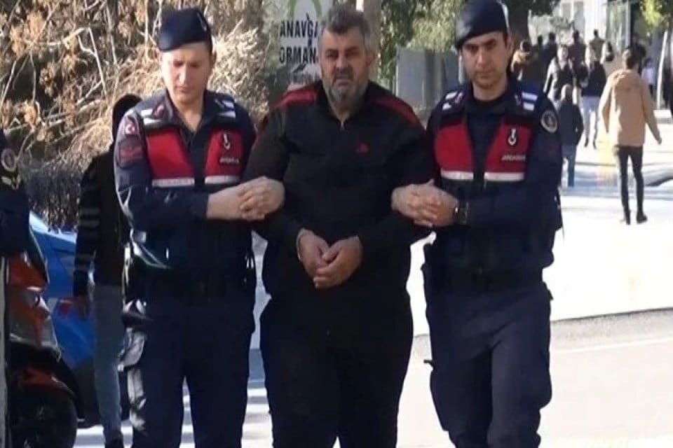 Kahramanmaraş merkezli 7,7 ve 7,6'lık depremler sonrası y&uuml;r&uuml;t&uuml;len soruşturmalarda yıkılan