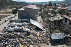 Kahramanmaraş merkezli 7,7 ve 7,6 b&uuml;y&uuml;kl&uuml;klerindeki depremler sonrasında b&ouml;lgelerde y&uuml;r&uuml;t&uuml;len