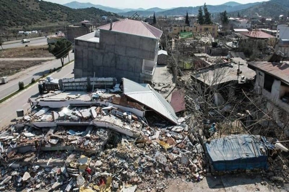 Kahramanmaraş merkezli 7,7 ve 7,6 b&uuml;y&uuml;kl&uuml;klerindeki depremler sonrasında b&ouml;lgelerde y&uuml;r&uuml;t&uuml;len