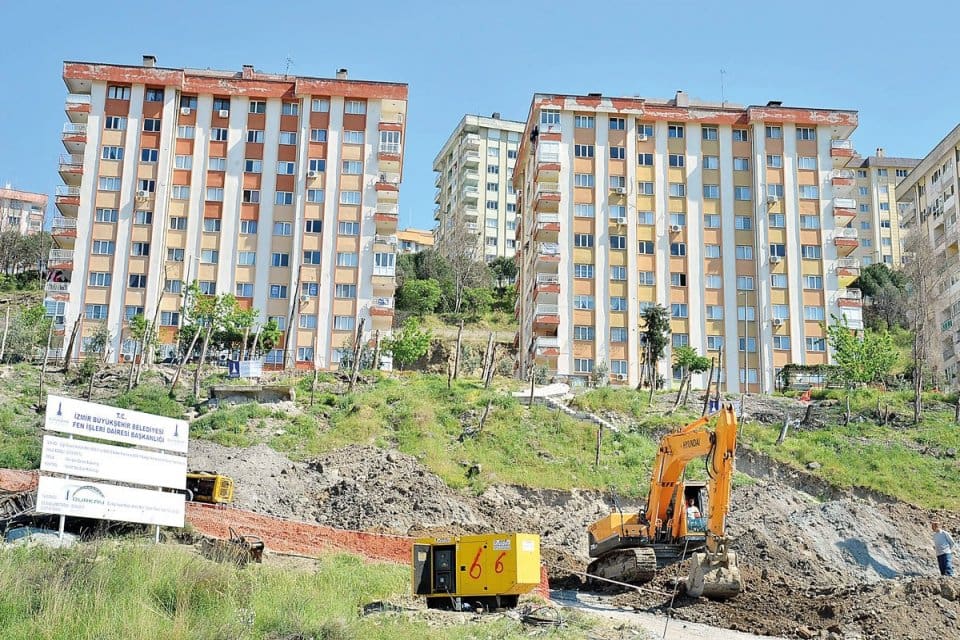 Sosyal konutlar i&ccedil;in jeoloji m&uuml;hendislerinden a&ccedil;ıklama geldi. Ge&ccedil;mişte dere yatağına,