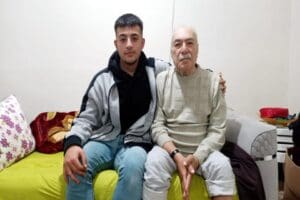 Hatay'da depremde evi yıkılan bedensel ve g&ouml;rme engelli Şakir &Ccedil;akmak