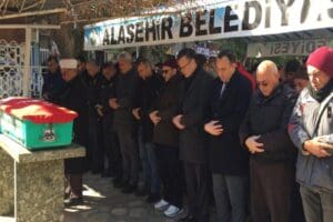 Hatay'da depremde yıkılan&nbsp;R&ouml;nesans Rezidans'ta yaşamını yitiren matematik &ouml;ğretmeni Bet&uuml;l Kocat&uuml;rk