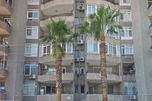 İzmir'de 30 Ekim 2020 depreminde evleri hasar g&ouml;ren 49 yaşındaki