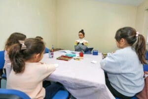 Gaziemir Belediyesi Kadın Danışma Merkezi&rsquo;nde uygulanan &Ccedil;ocuklarla Grup EMDR Terapisi&rsquo;yle,