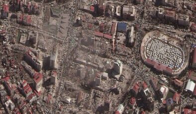 Depremin boyutu uydudan böyle görülüyor: Her yer yıkıldı