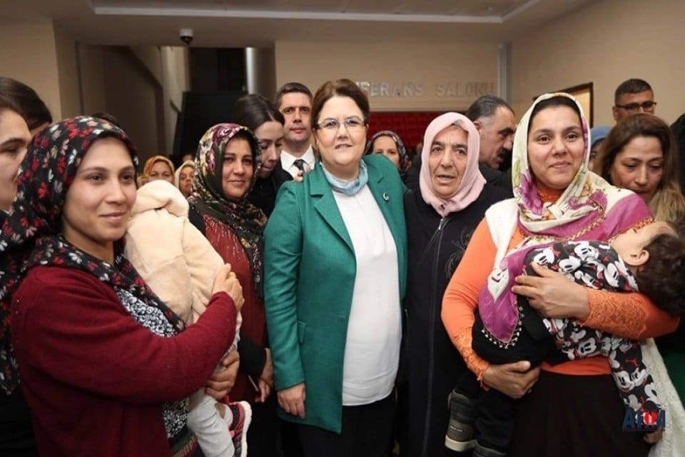 Aile ve Sosyal Hizmetler Bakanlığı, Kahramanmaraş&rsquo;taki depremde enkazdan yaralı olarak