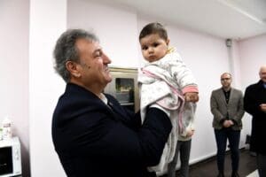 Bornova Belediyesi depremzede &ccedil;ocuklar i&ccedil;in oyuncak ve kitap bağışı kampanyası