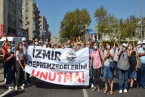 İzmir&rsquo;de 30 Ekim 2020&rsquo;de meydana gelen b&uuml;y&uuml;k depremin ardından, depremzedelerin