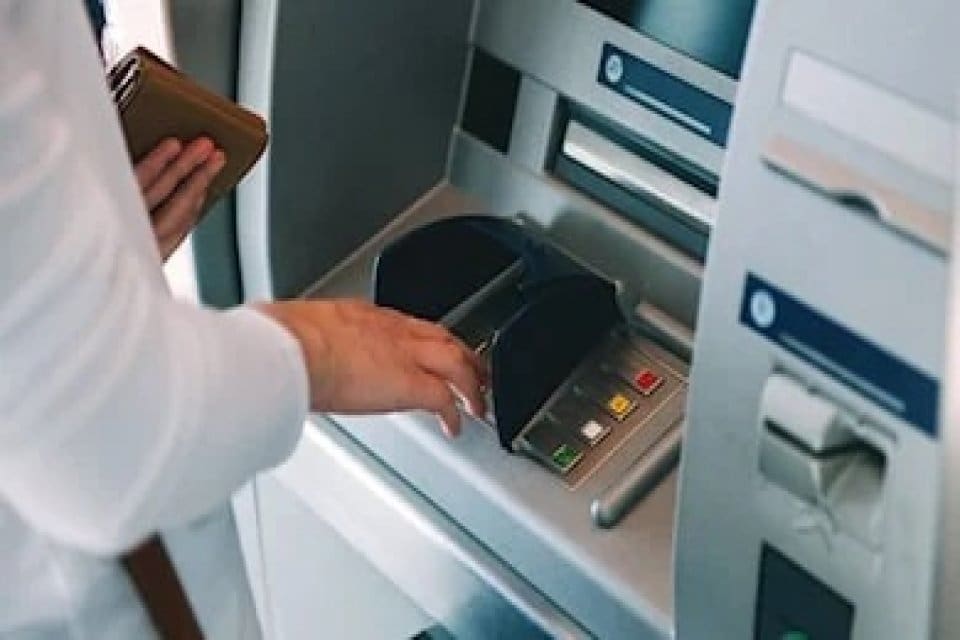 T&uuml;rkiye Bankalar Birliği, deprem b&ouml;lgesindeki vatandaşların banka bor&ccedil;ları i&ccedil;in 6