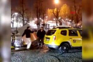 Depremzedelere g&ouml;nderilen malzemelerin bir araca y&uuml;klenmesi tepki &ccedil;ekti. D&uuml;zce'de 23