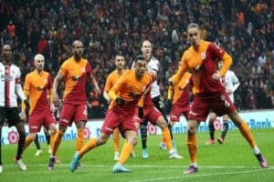 Spor Toto S&uuml;per Lig'in 29. haftasındaki derbide Galatasaray, Beşiktaş'ı 2-1