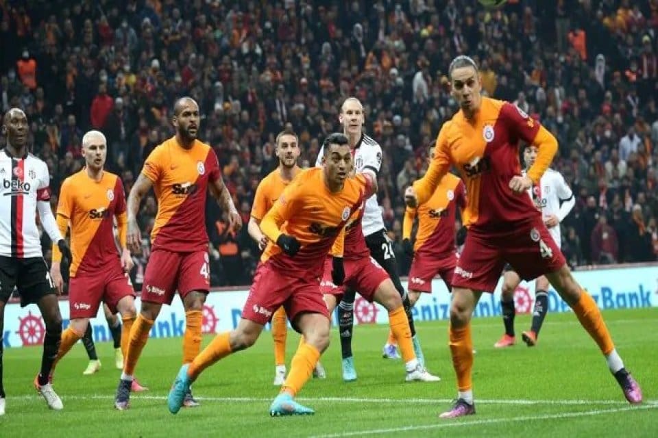 Spor Toto S&uuml;per Lig'in 29. haftasındaki derbide Galatasaray, Beşiktaş'ı 2-1