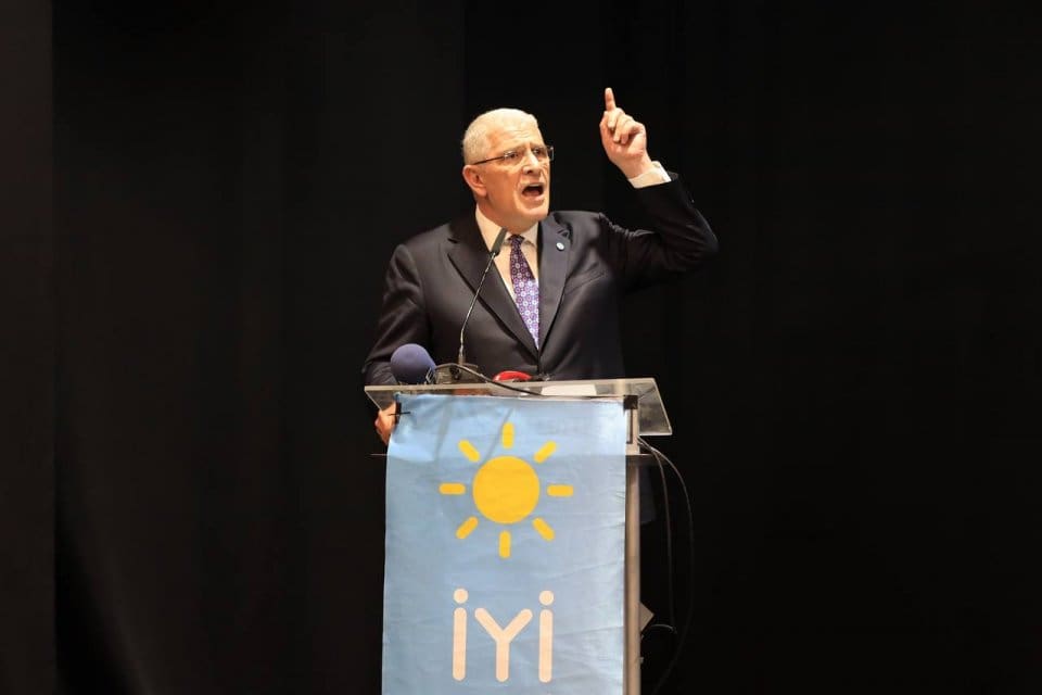 TBMM İYİ Parti Grup Başkanvekili ve İzmir Milletvekili M&uuml;savat Dervişoğlu,
