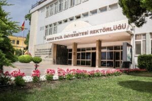 Dokuz Eyl&uuml;l &Uuml;niversitesi (DE&Uuml;) ekiplerinin deprem b&ouml;lgesine desteği s&uuml;r&uuml;yor. &Uuml;niversitenin