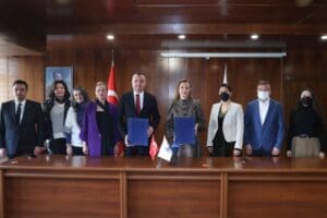 Dokuz Eyl&uuml;l &Uuml;niversitesi (DE&Uuml;), Kemalpaşa Kaymakamlığı ile eğitim, istihdam, araştırma