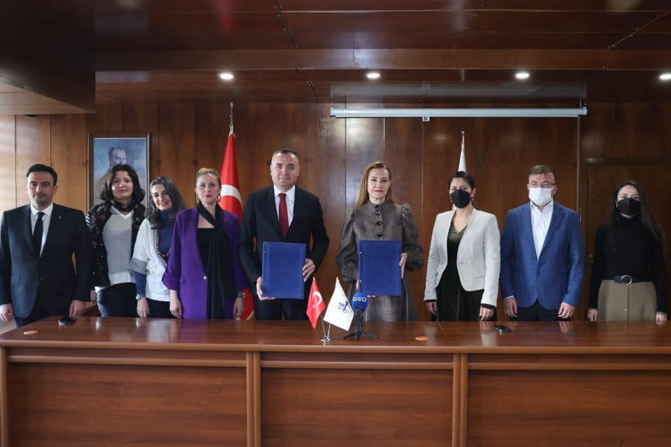 Dokuz Eyl&uuml;l &Uuml;niversitesi (DE&Uuml;), Kemalpaşa Kaymakamlığı ile eğitim, istihdam, araştırma