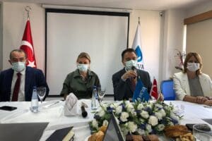 Partisinin İzmir il başkanlığı binasının a&ccedil;ılışını yapmak &uuml;zere d&uuml;n İzmir&rsquo;e