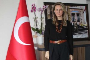 Demokrasi ve Atılım (DEVA) Partisi İzmir İl Başkanı Seda Kaya