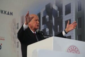Gaziantep'in Nurdağı il&ccedil;esinde k&ouml;y evleri anahtar teslim t&ouml;reninde konuşan MHP
