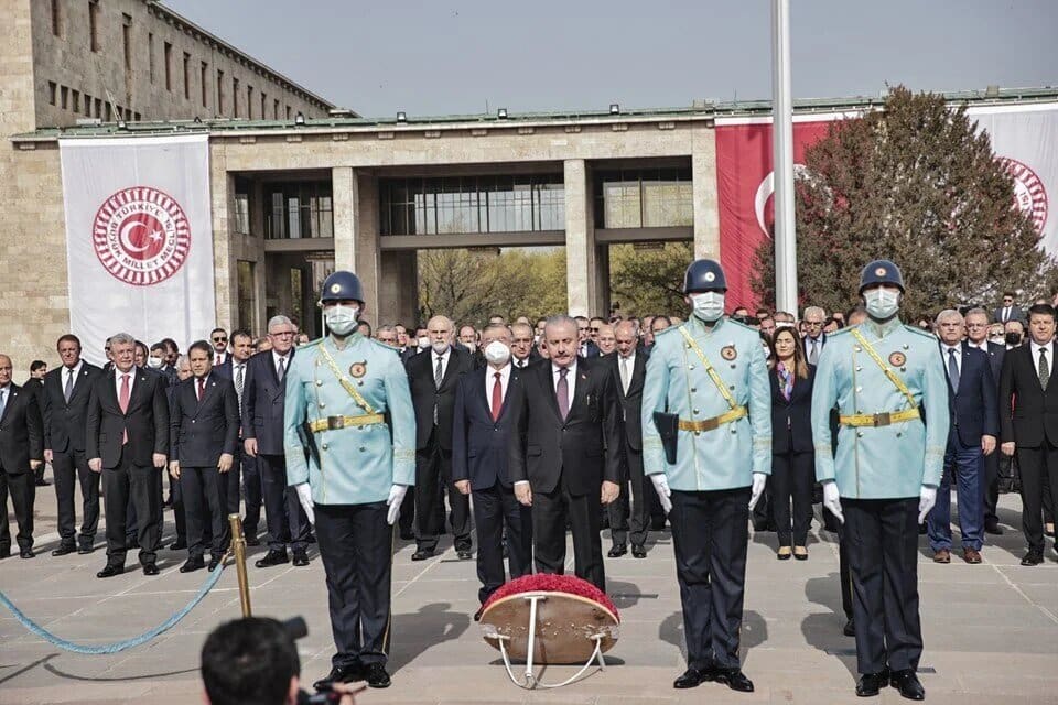 TBMM'nin a&ccedil;ılışının 102. yılında ilk t&ouml;ren TBMM Başkanı Mustafa Şentop'un