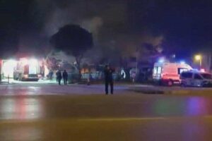 İzmir'in &Ouml;demiş il&ccedil;esinde gece yarısı devlet hastanesinde yangın &ccedil;ıktı.&nbsp;&Ouml;demiş Devlet