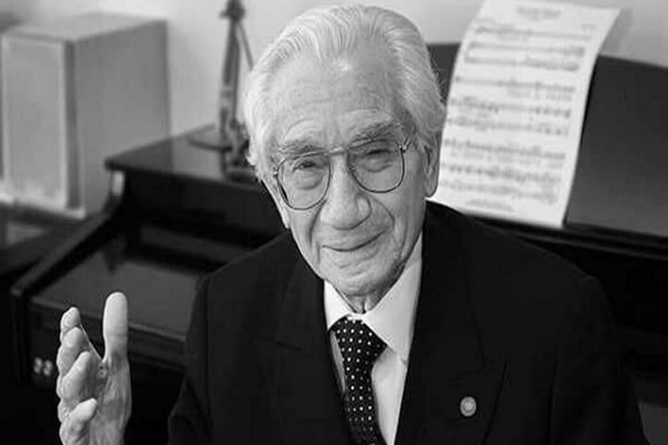 T&uuml;rk m&uuml;ziğinin duayenleri arasında yer alan Devlet Sanat&ccedil;ısı Prof. Dr.