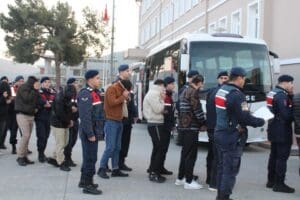 Aydın Kuşadası merkezli 29 ilde, jandarmanın d&uuml;zenlediği devre m&uuml;lk dolandırıcılığı&nbsp;operasyonunda,