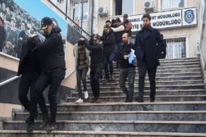 Devre m&uuml;lk&uuml; bulunanları arayarak yabancılara y&uuml;ksek fiyata satacaklarını vaat ederek