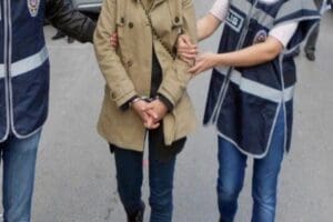 Ter&ouml;r &ouml;rg&uuml;t&uuml; DHKP/C'nin T&uuml;rkiye sorumlusu Yasemin Karadağ, beraberindeki &ouml;rg&uuml;t sorumlusu