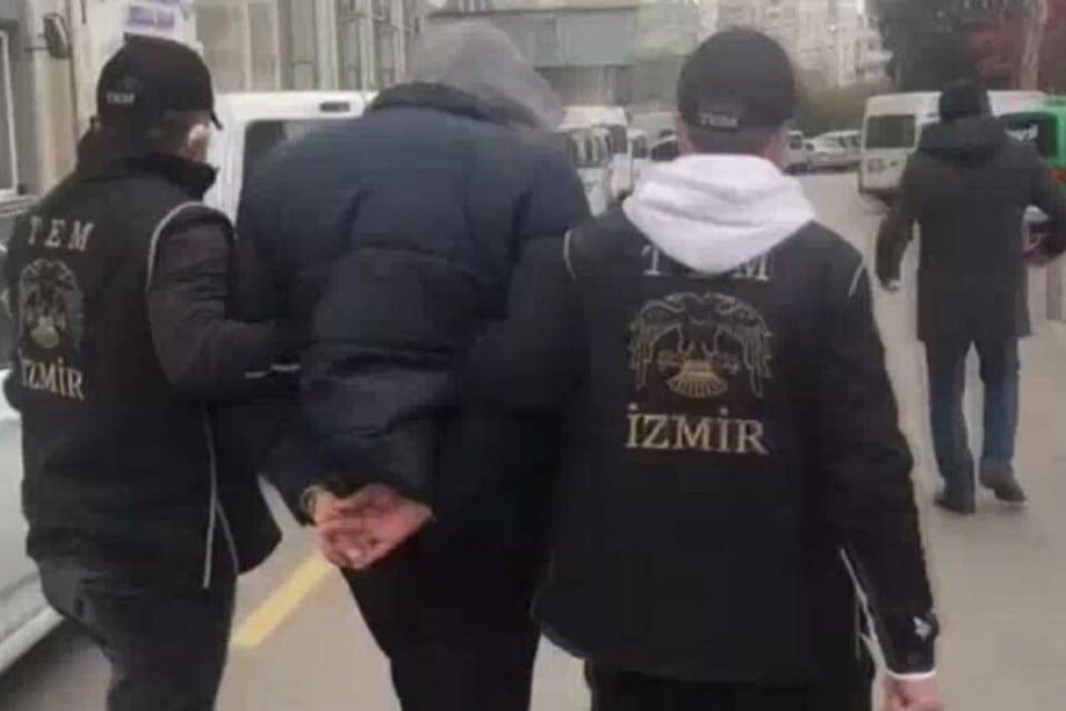 İzmir'de silahlı ter&ouml;r &ouml;rg&uuml;t&uuml; DHKP/C'ye eleman temin edip, barınma yeri